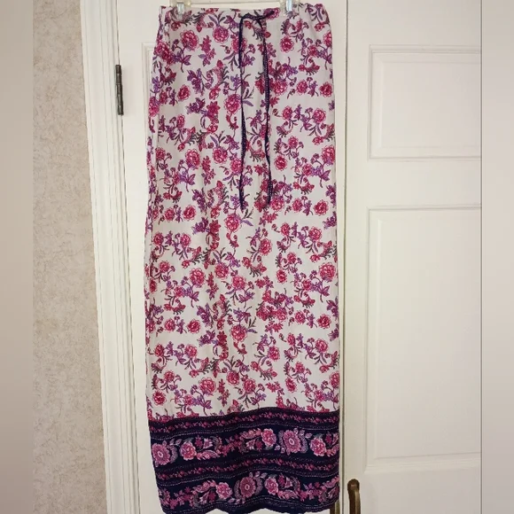 Floral Maxi Dress with Pink and Navy Accents.New Condition - Picture 1 of 4